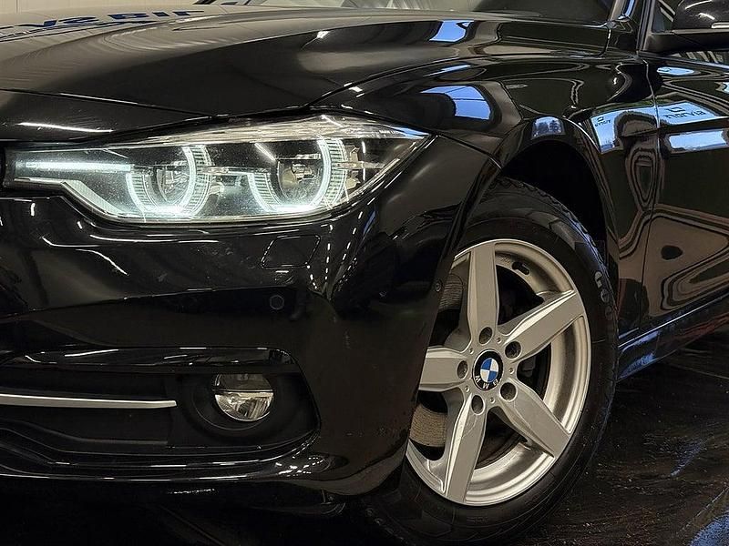 Begagnad BMW 320 Sport Line 190 HK (139 kW) 2016 Svart Kombi