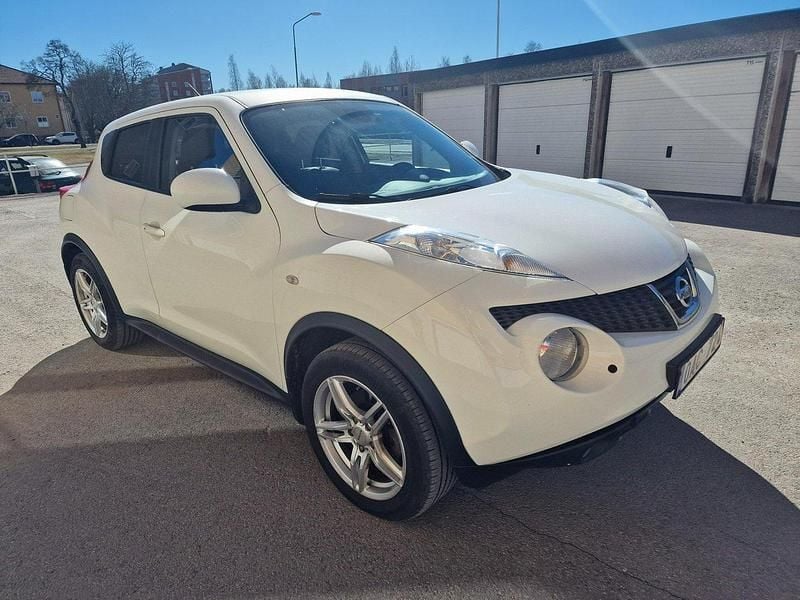 Vit Begagnad 2012 Nissan Juke SUV | 89 000 kr (Marknadspris) - Bild 1/4