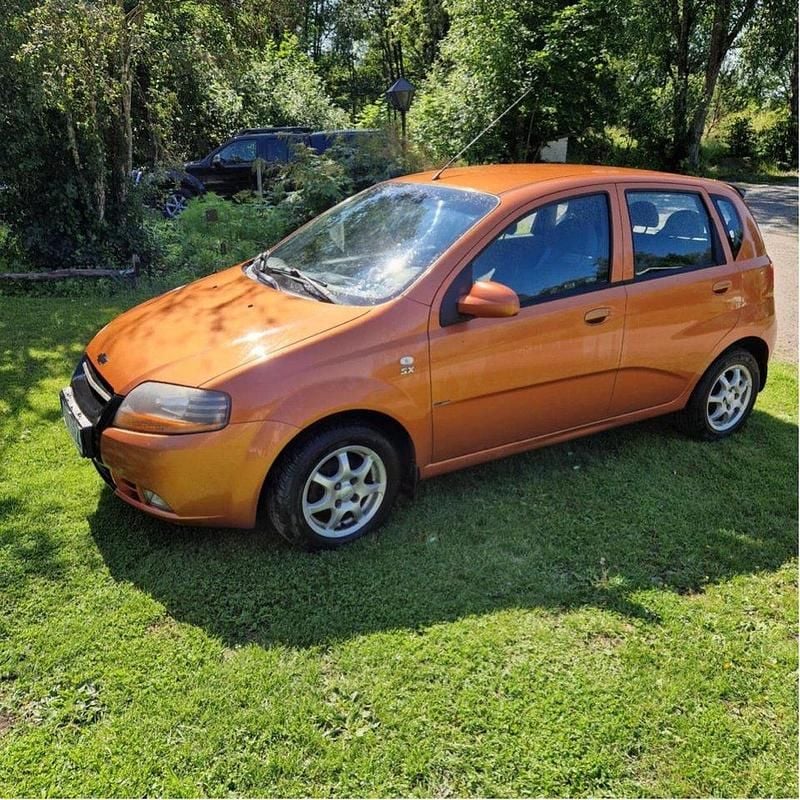 Gul Begagnad 2004 Chevrolet Kalos Halvkombi | 16 000 kr (Bra pris) - Bild 1/2