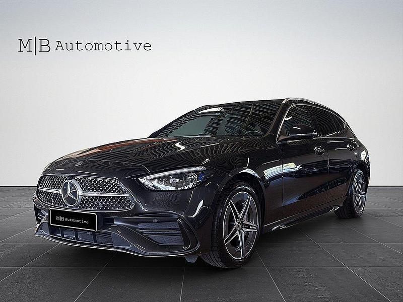 Grå Begagnad 2024 Mercedes C300e Premium Kombi | 524 900 kr (Marknadspris) - Bild 1/4