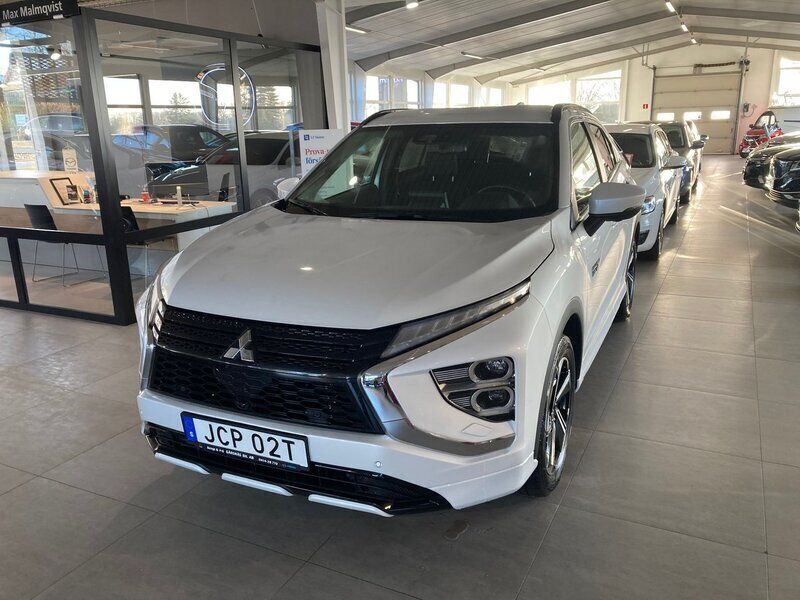 Vit Begagnad 2021 Mitsubishi Eclipse Cross SUV | 329 500 kr (Marknadspris) - Bild 1/4
