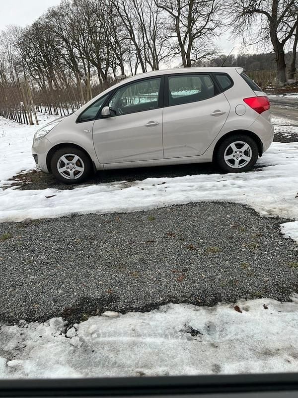 Begagnad 2011 Kia Venga Halvkombi | 45 000 kr (Superpris) - Bild 1/4