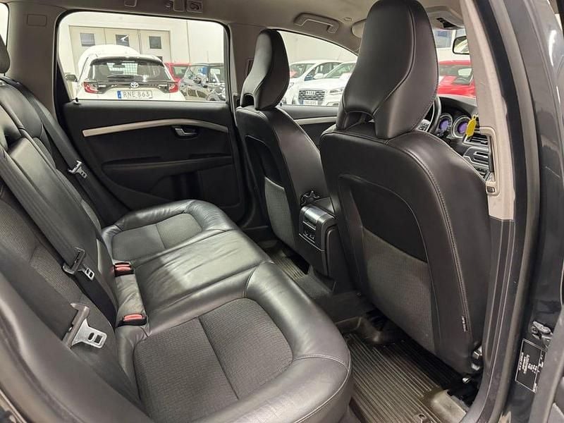 Begagnad Volvo V70 Momentum 116 HK (85 kW) 2013 Grå (gråmetallick) Kombi