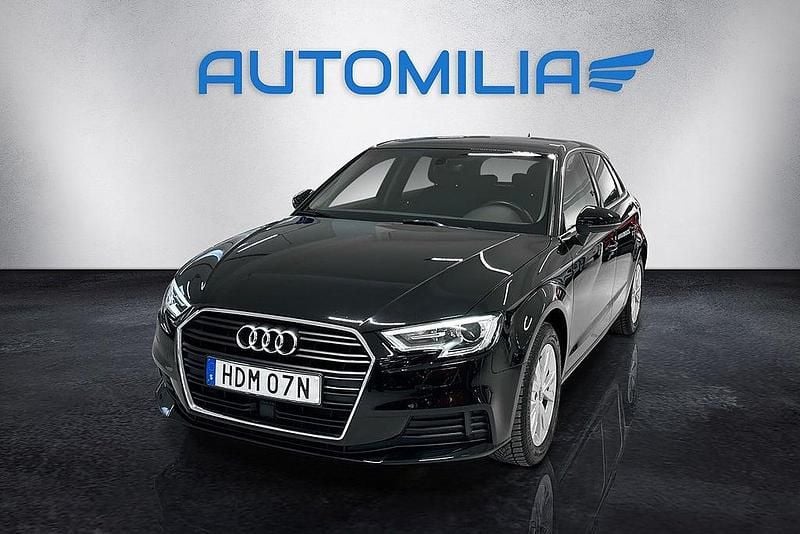 Svart Begagnad 2020 Audi A3 Sportback Comfort Halvkombi | 189 900 kr (Bra pris) - Bild 1/3