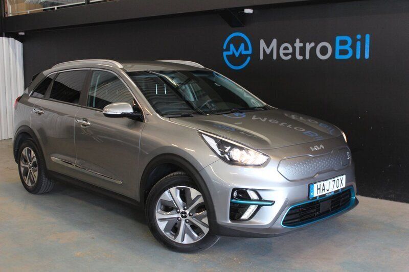 Grå Begagnad 2022 Kia e-Niro Advance SUV | 219 900 kr (Superpris) - Bild 1/4