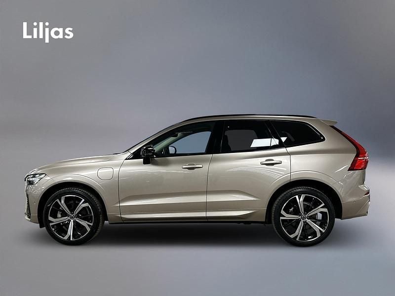 Begagnad Volvo XC60 Plus 355 HK (261 kW) 2023 Grå SUV