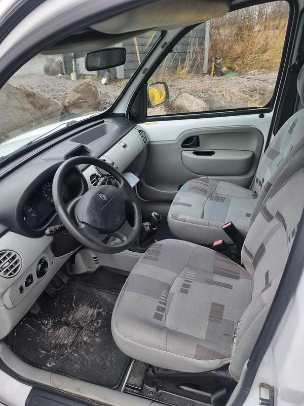 Begagnad Renault Kangoo 65 HK (47 kW) 2006 Minibuss