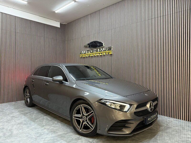 Mörkgrå Begagnad 2019 Mercedes A180 AMG Halvkombi | 224 900 kr (Bra pris) - Bild 1/4
