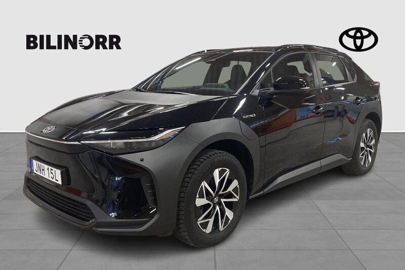 Svart Begagnad 2023 Toyota bZ4X Active SUV | 429 900 kr - Bild 1/4