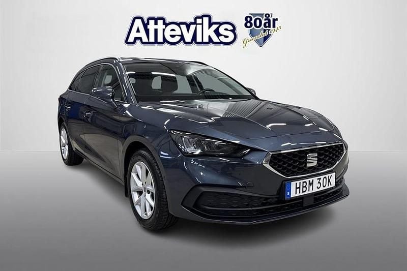 Grå Begagnad 2024 Seat Leon Kombi | 234 500 kr (Marknadspris) - Bild 1/4