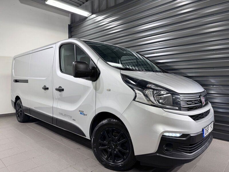 Grå Begagnad 2016 Fiat Talento Van | 134 900 kr (Lite dyr) - Bild 1/4