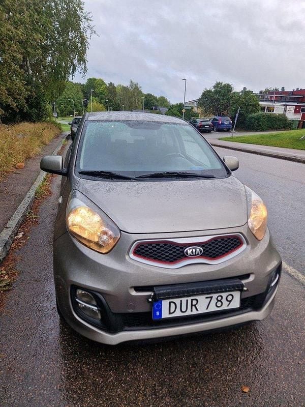 Grå Begagnad 2015 Kia Picanto Halvkombi | 59 500 kr (Marknadspris) - Bild 1/4
