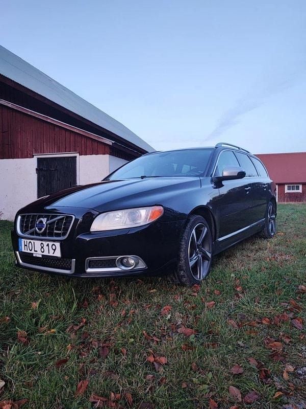 Svart Begagnad 2010 Volvo V70 Momentum Kombi | 58 000 kr (Bra pris) - Bild 1/4