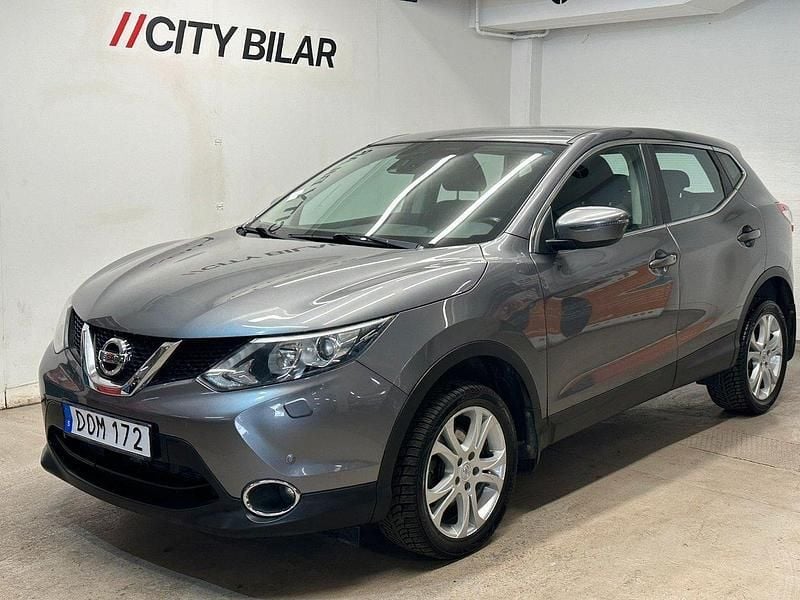 Grå Begagnad 2015 Nissan Qashqai SUV | 94 900 kr (Marknadspris) - Bild 1/4