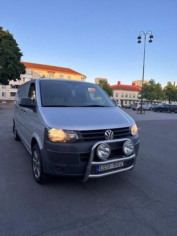 Silver Begagnad 2013 VW T5 Van | 115 000 kr (Bra pris) - Bild 1/4