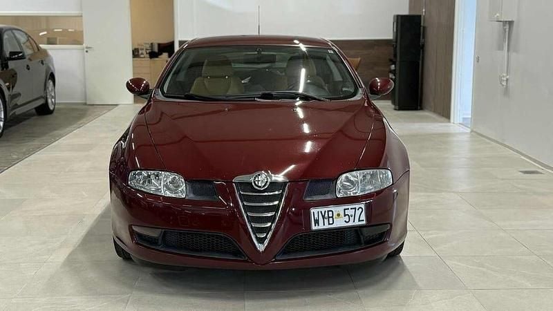 Begagnad Alfa Romeo GT Distinctive 166 HK (122 kW) 2005 Röd Sportkupé