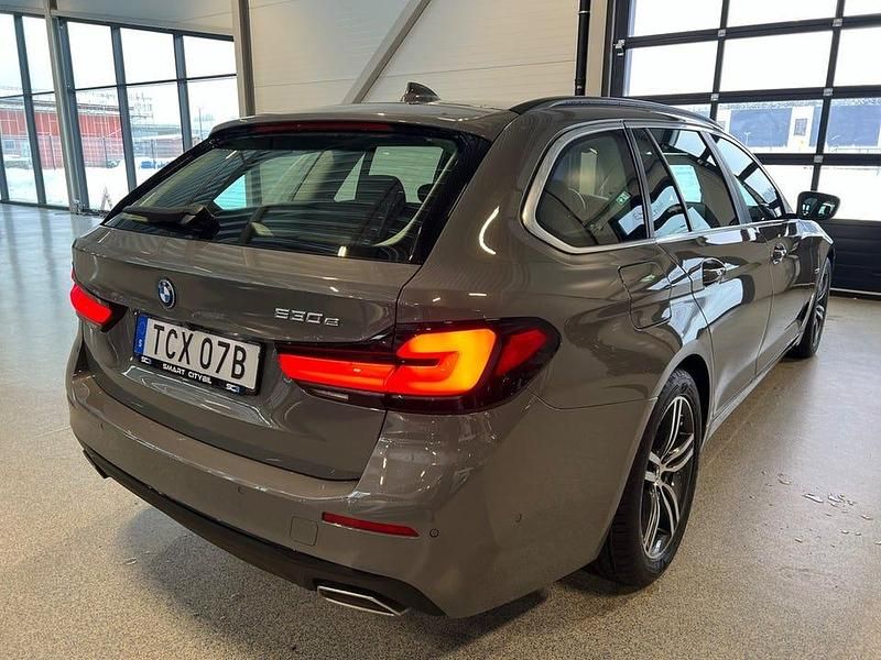 Begagnad BMW 530 292 HK (214 kW) 2022 Grå Kombi