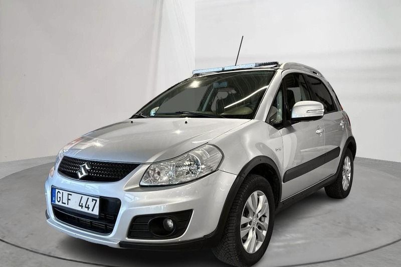 Grå Begagnad 2013 Suzuki SX4 Sedan | 44 800 kr (Bra pris) - Bild 1/4