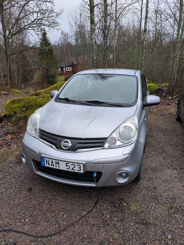 Begagnad 2012 Nissan Note Halvkombi | 37 500 kr (Marknadspris) - Bild 1/4