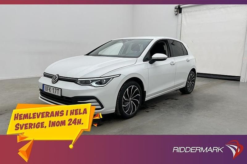 Begagnad VW Golf VIII 150 HK (110 kW) 2020 Vit Halvkombi