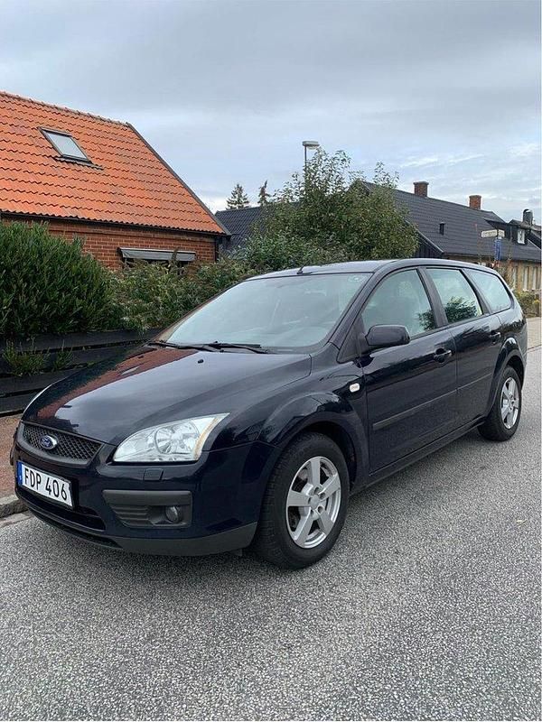 Blå Begagnad 2007 Ford Focus Kombi | 19 900 kr (Marknadspris) - Bild 1/4