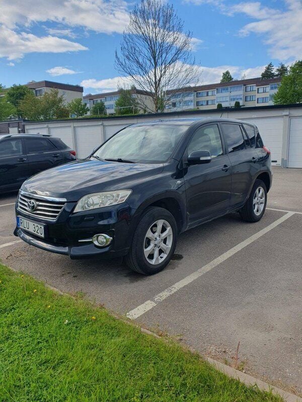 Blå Begagnad 2011 Toyota RAV4 SUV | 95 000 kr (Marknadspris) - Bild 1/4