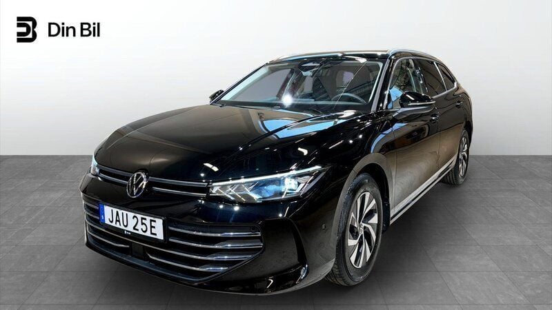 Svart Begagnad 2024 VW Passat Business Kombi | 369 900 kr (Dyr) - Bild 1/4