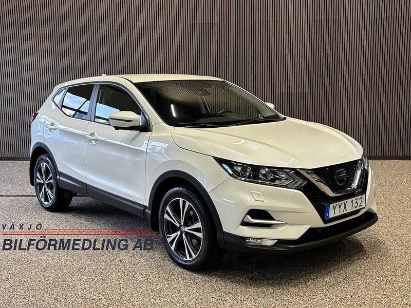 Vit Begagnad 2017 Nissan Qashqai N-Connecta SUV | 134 900 kr (Bra pris) - Bild 1/4