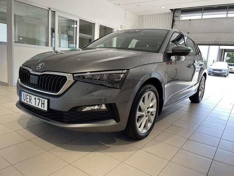 Grå Begagnad 2022 Skoda Scala Style Halvkombi | 219 000 kr (Marknadspris) - Bild 1/4