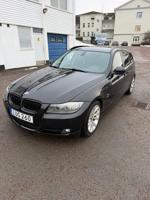 Begagnad BMW 320 184 HK (135 kW) 2012 Kombi