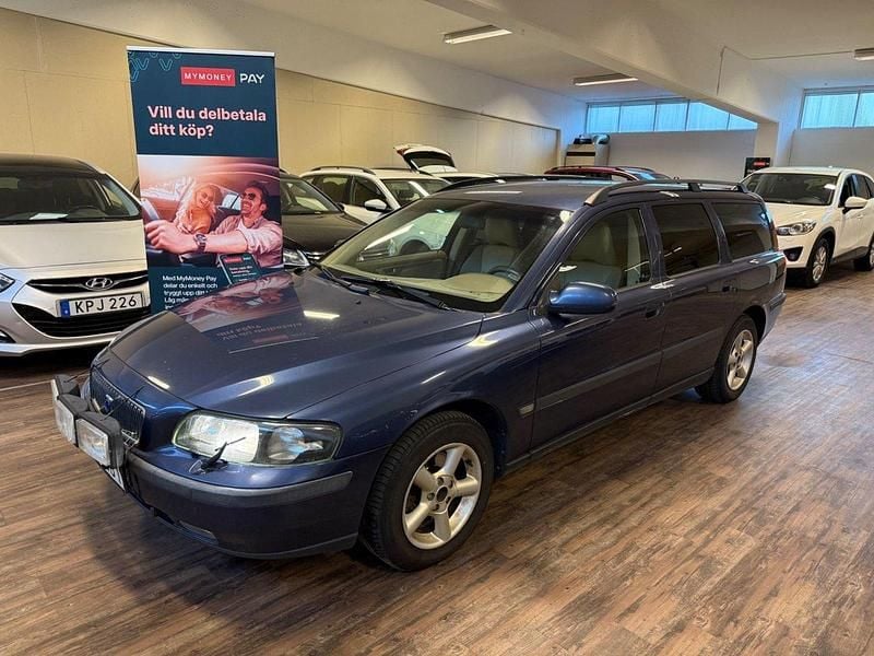 Mörkblå Begagnad 2002 Volvo V70 Business Edition Kombi | 24 900 kr (Lite dyr) - Bild 1/4