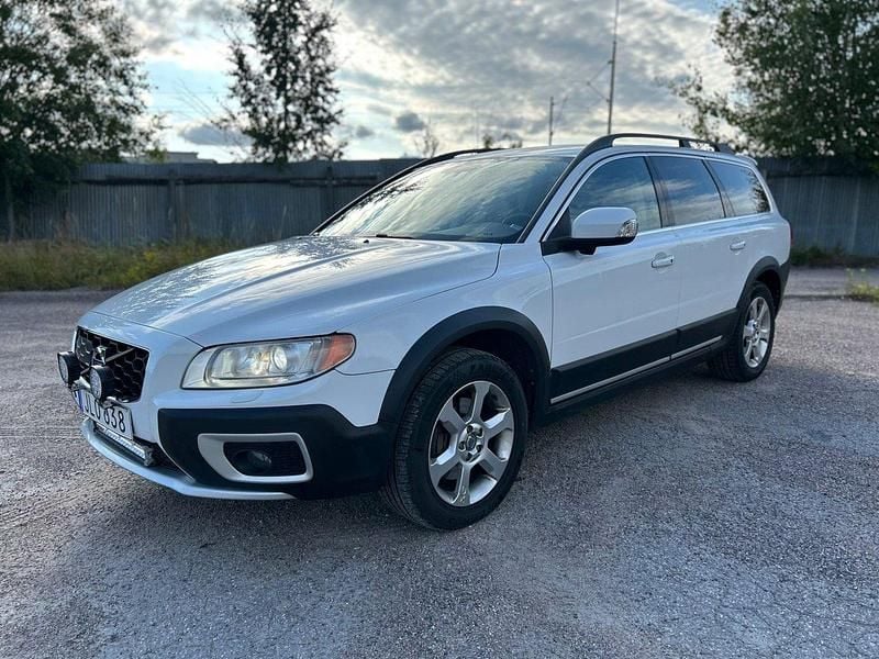 Vit Begagnad 2008 Volvo XC70 Summum SUV | 89 900 kr (Marknadspris) - Bild 1/4