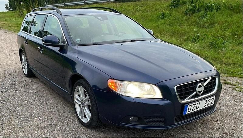 Blå Begagnad 2013 Volvo V70 Momentum Kombi | 65 000 kr (Bra pris) - Bild 1/4