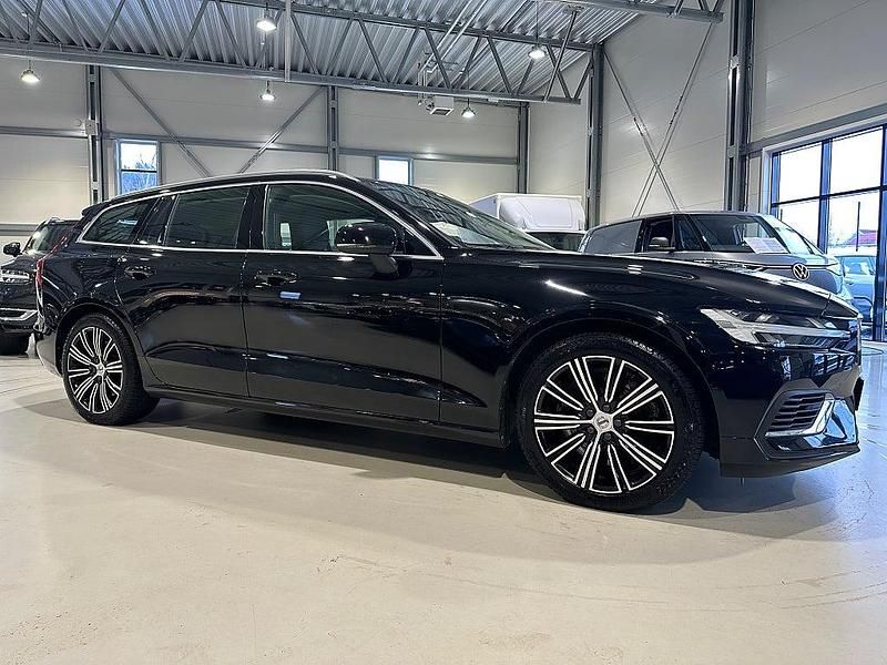 Begagnad Volvo V60 Pro 253 HK (186 kW) 2021 Svart Kombi