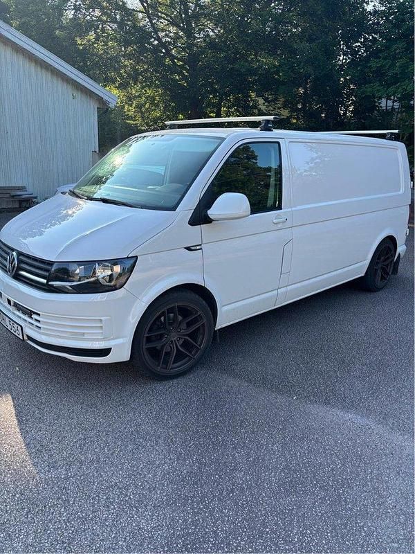 Vit Begagnad 2017 VW T6 Van | 177 000 kr (Bra pris) - Bild 1/3
