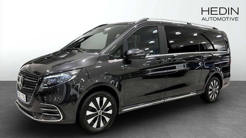 Grå Begagnad 2026 Mercedes V300 Minibuss | 950 000 kr (Dyr) - Bild 1/4