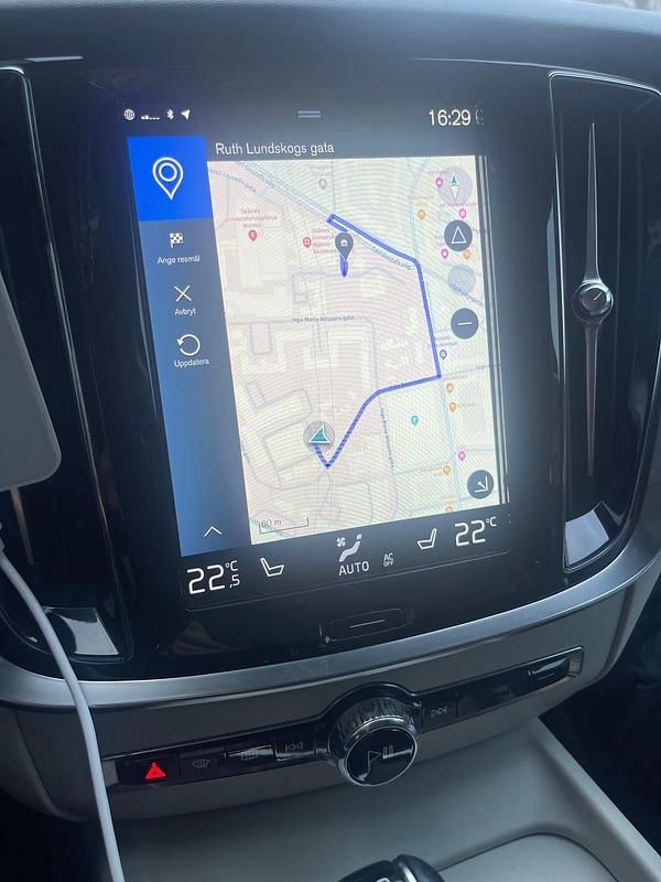 Begagnad Volvo V60 CC 190 HK (139 kW) 2020 Kombi