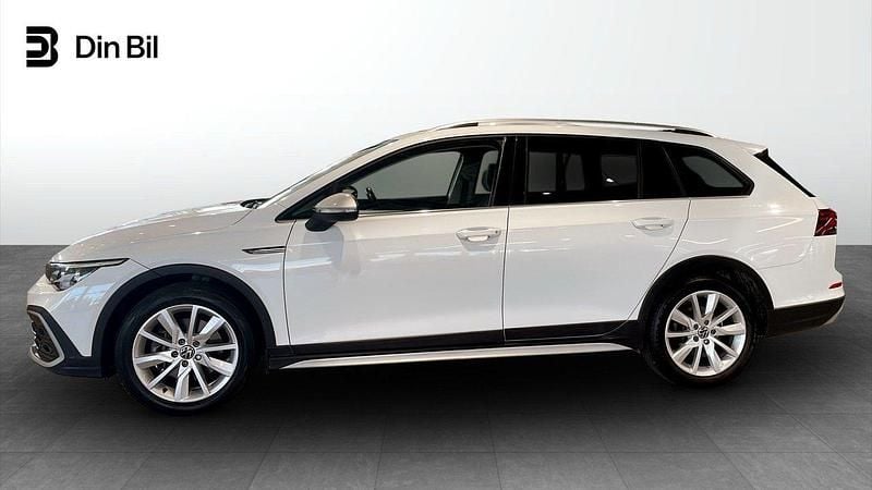 Begagnad VW Golf Alltrack 200 HK (147 kW) 2022 Vit Kombi