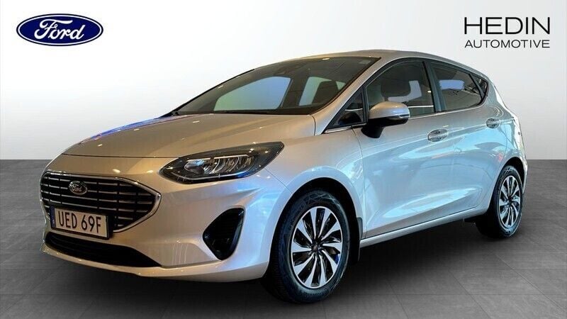 Grå (grey) Begagnad 2022 Ford Fiesta Titanium Halvkombi | 169 000 kr (Marknadspris) - Bild 1/4