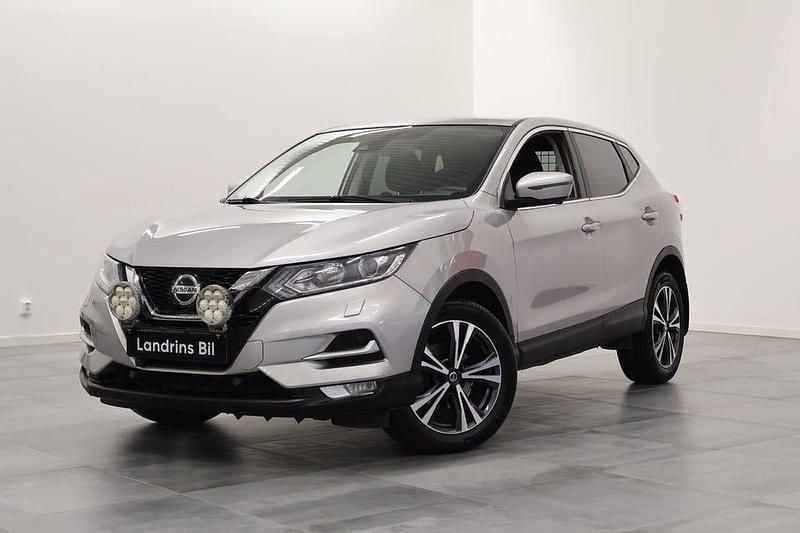 Silver Begagnad 2020 Nissan Qashqai N-Connecta SUV | 139 000 kr (Marknadspris) - Bild 1/4