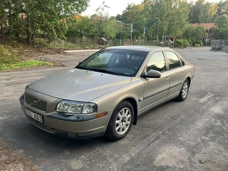 Brun Begagnad 2001 Volvo S80 Sedan | 19 900 kr (Marknadspris) - Bild 1/4