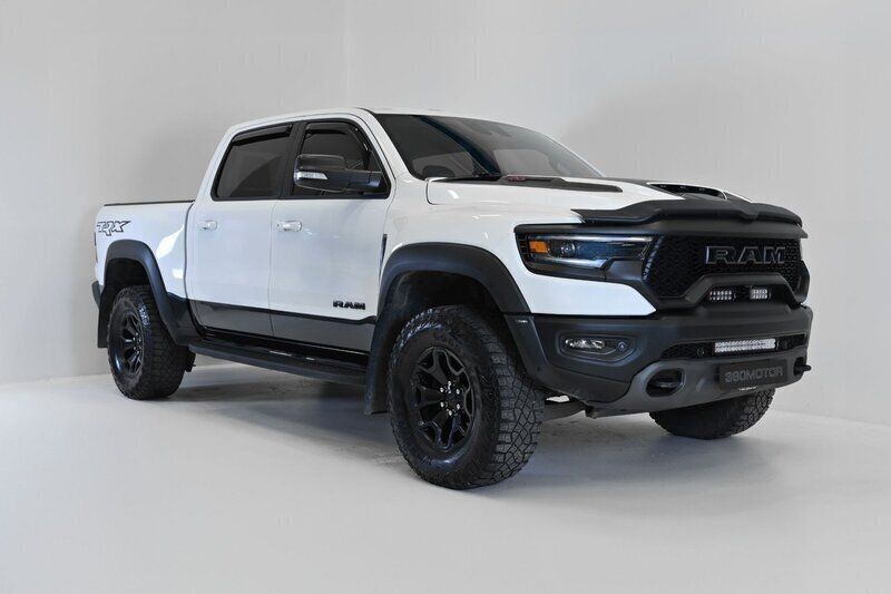 Vit Begagnad 2021 Dodge Ram Pickup | 1 369 900 kr - Bild 1/4