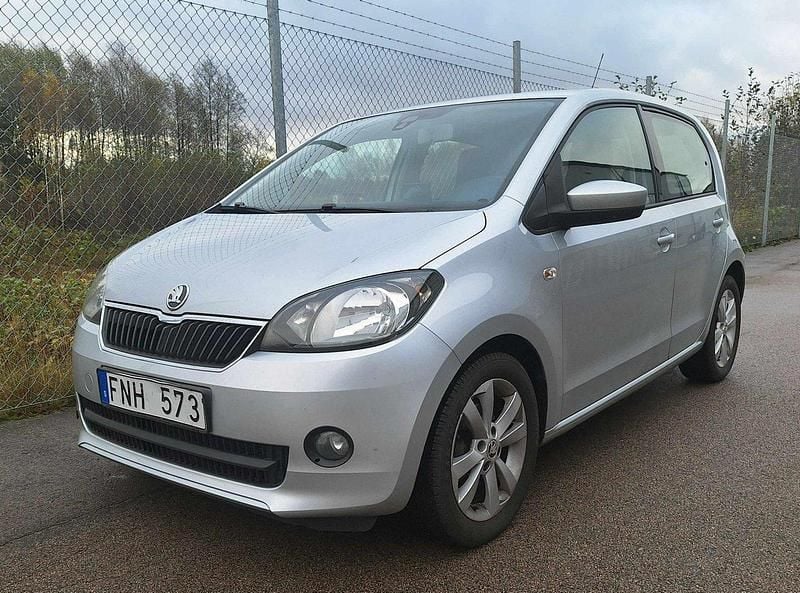 Silver Begagnad 2013 Skoda Citigo Halvkombi | 44 000 kr (Marknadspris) - Bild 1/4