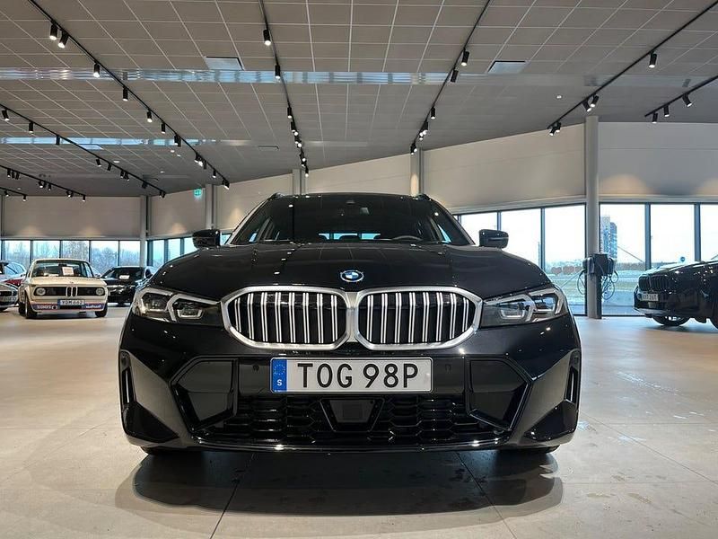 Begagnad BMW 330 M Sport 292 HK (214 kW) 2025 Svart Kombi