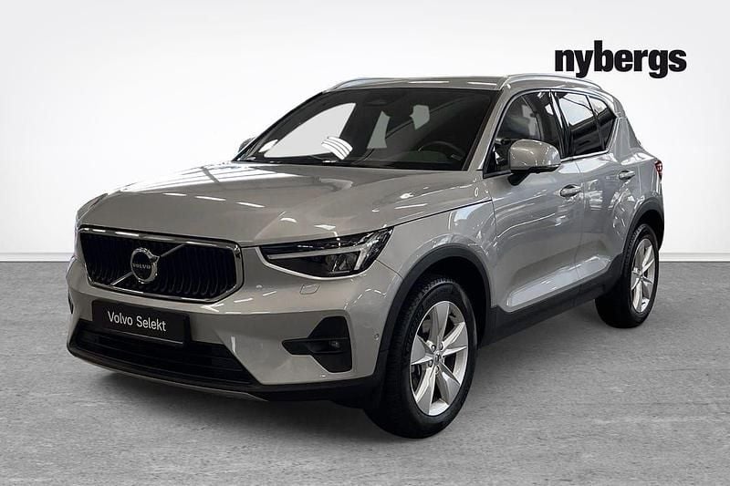 Silver Begagnad 2024 Volvo XC40 Core SUV | 339 000 kr (Marknadspris) - Bild 1/4