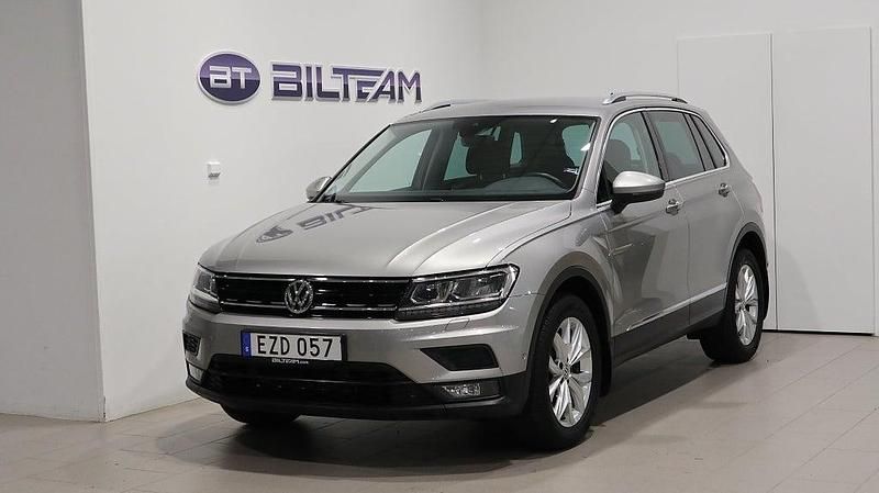 Silver (tungsten silver metallic ) Begagnad 2019 VW Tiguan SUV | 249 900 kr (Marknadspris) - Bild 1/4