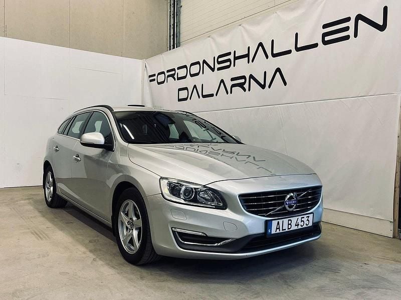 Silver Begagnad 2014 Volvo V60 Momentum Kombi | 139 900 kr (Marknadspris) - Bild 1/4