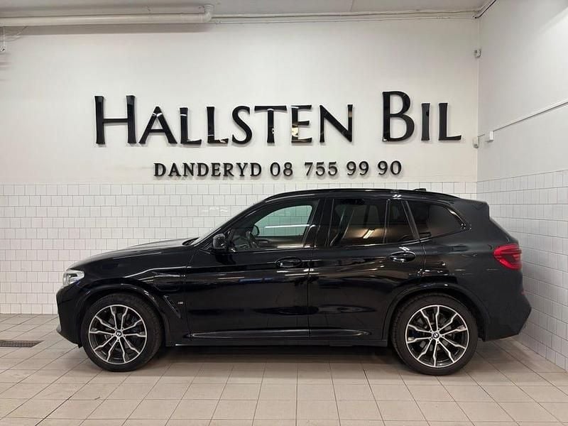 Black sapphire metallic Begagnad 2021 BMW X3 Shadowline SUV | 339 000 kr - Bild 1/4