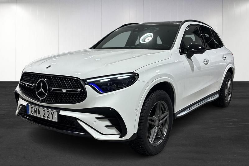 Begagnad 2023 Mercedes GLC300e SUV | 584 900 kr - Bild 1/4