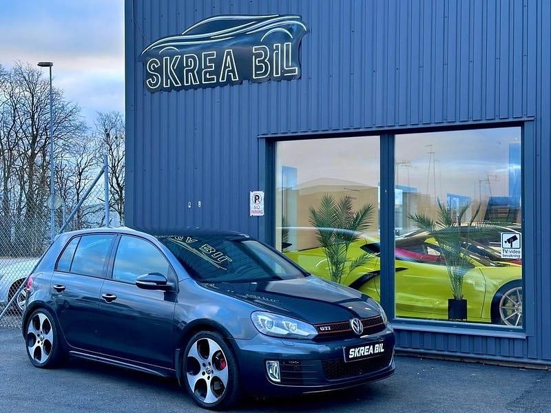 Grå Begagnad 2012 VW Golf VII GTI | 99 900 kr (Superpris) - Bild 1/4